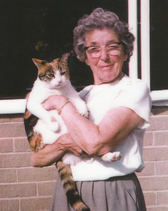Mrs Dolly Bromley